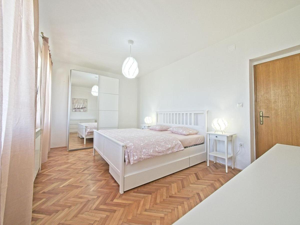 Apartman Nikica Postira Exteriér fotografie